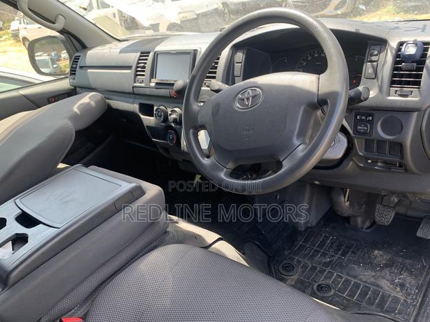 Toyota HiAce 2017 Matt Black