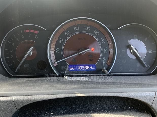 Toyota Esquire 2.0 FWD (7 seater) 2017 Purple