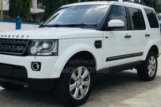 Land Rover Discovery 2017 White