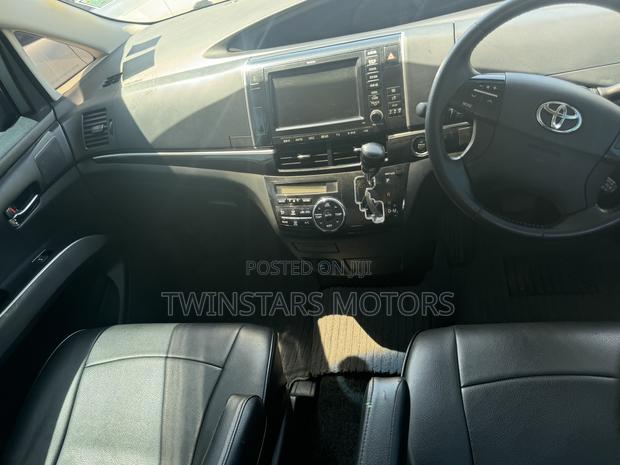 Toyota Estima 2012 Gray