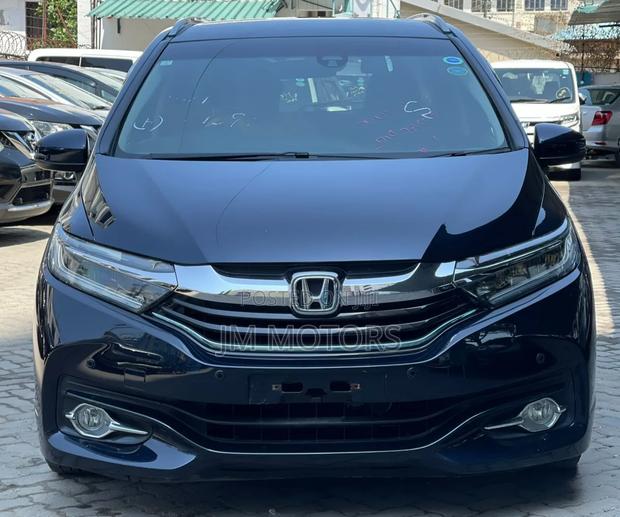 Honda Fit Shuttle 2017 Gray