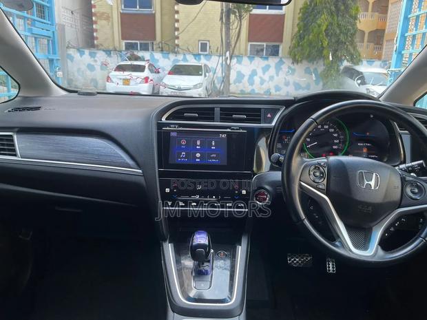 Honda Fit Shuttle 2017 Gray