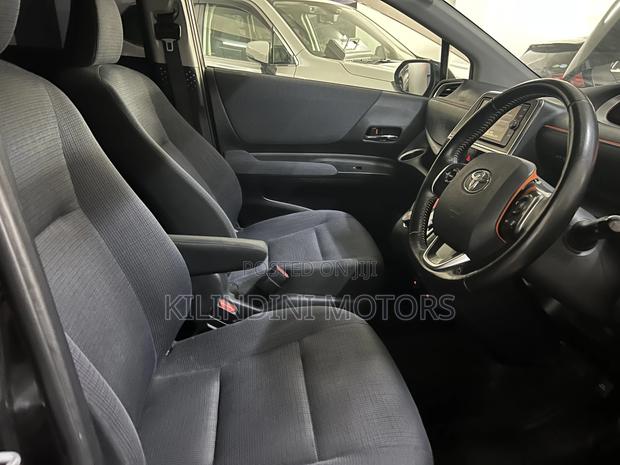 Toyota Sienta 2017 Black