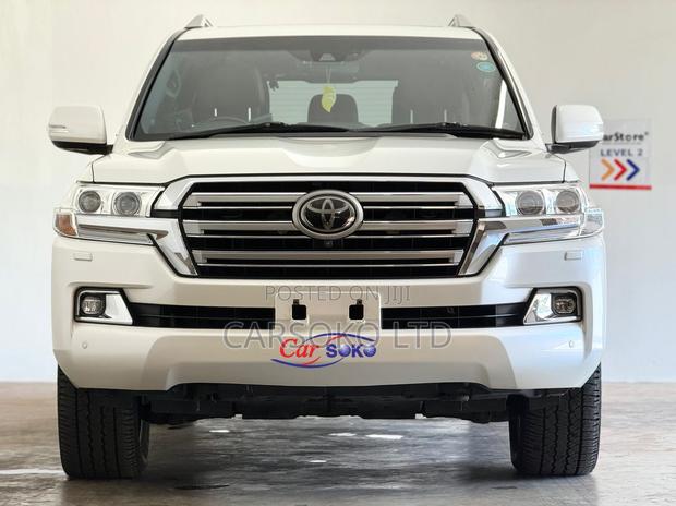 Toyota Land Cruiser 2016 Pearl