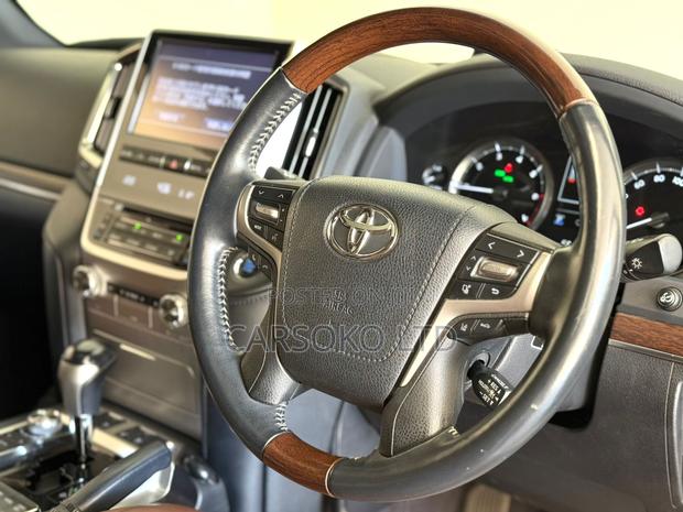 Toyota Land Cruiser 2016 Pearl