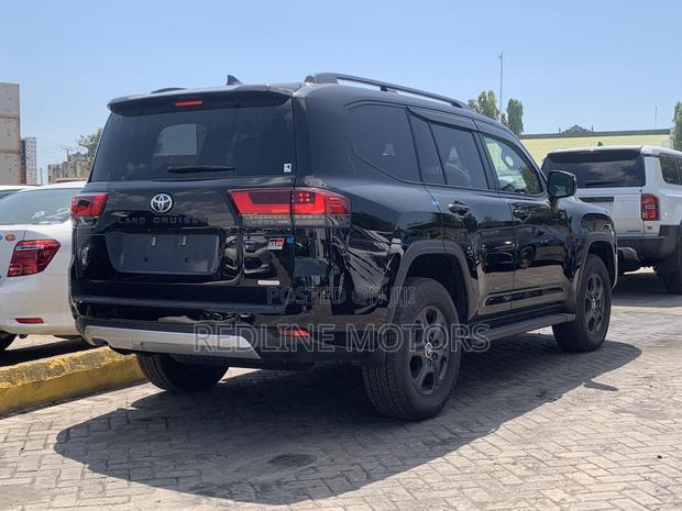 Toyota Land Cruiser 3.3 Diesel 4WD 2022 Matt Black
