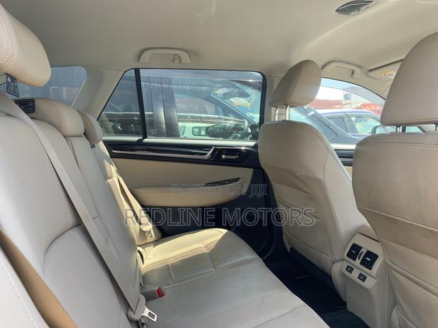 Subaru Outback 2.5i Limited AWD 2017 Brown