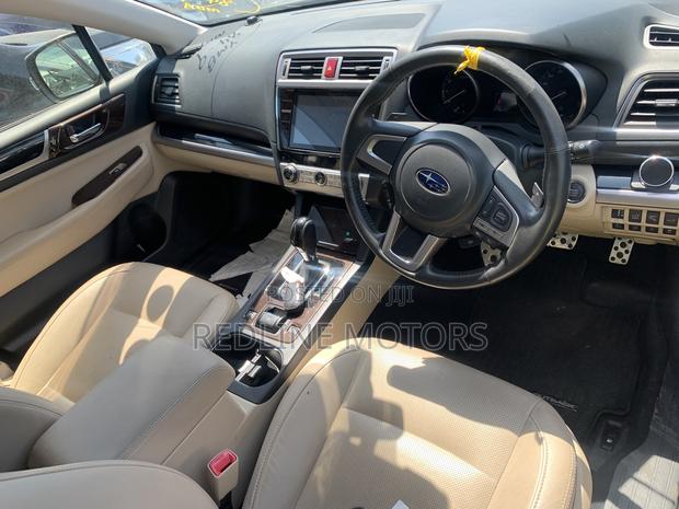 Subaru Outback 2.5i Limited AWD 2017 Brown