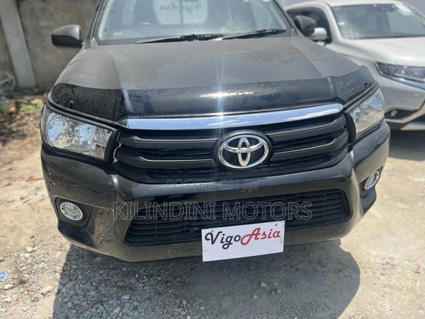 Toyota Hilux 2018 Black