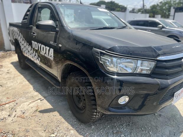 Toyota Hilux 2018 Black