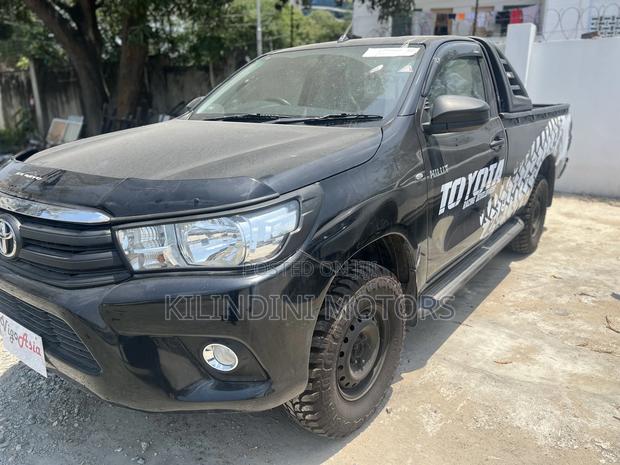 Toyota Hilux 2018 Black