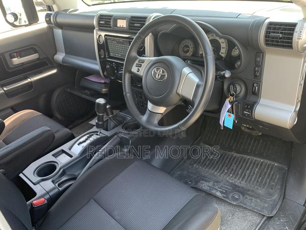 Toyota FJ Cruiser 2017 Black
