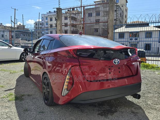 Toyota Prius Four Touring 2018 Red