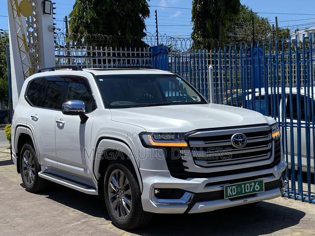 Toyota Land Cruiser 2022 Off white