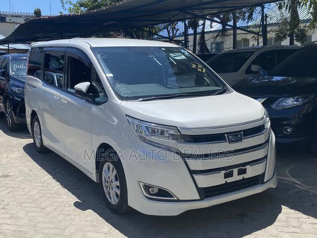 Toyota Noah 2018 White