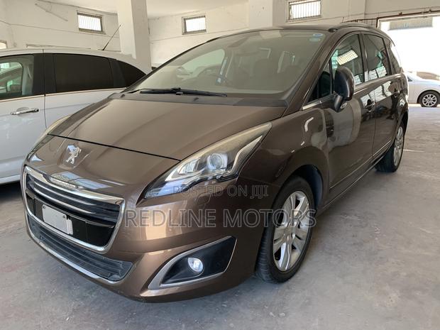 Peugeot 5008 1.2 PureTech Active 2016 Brown