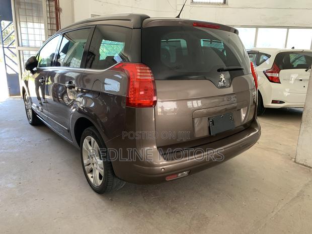 Peugeot 5008 1.2 PureTech Active 2016 Brown