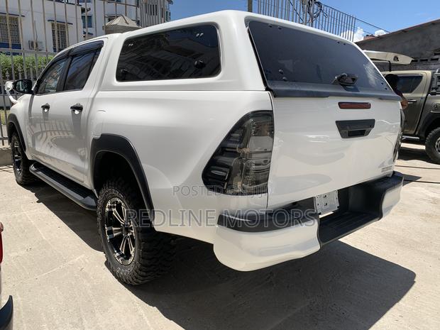 Toyota Hilux 2019 Pearl