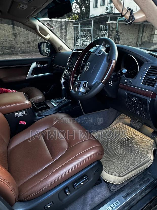 Toyota Land Cruiser 2016 Black