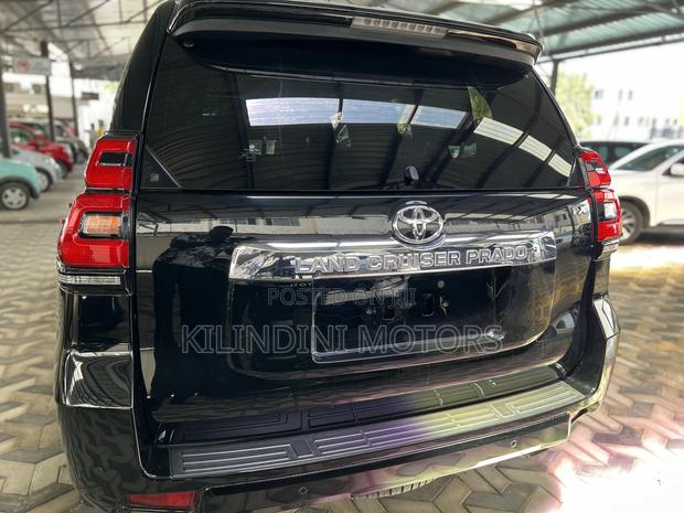 Toyota Land Cruiser 2018 Black