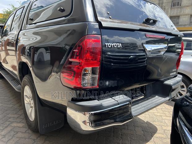 Toyota Hilux 2018 Black