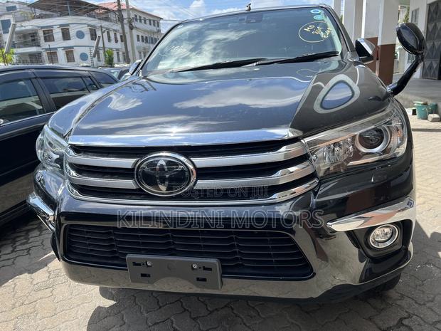 Toyota Hilux 2018 Black