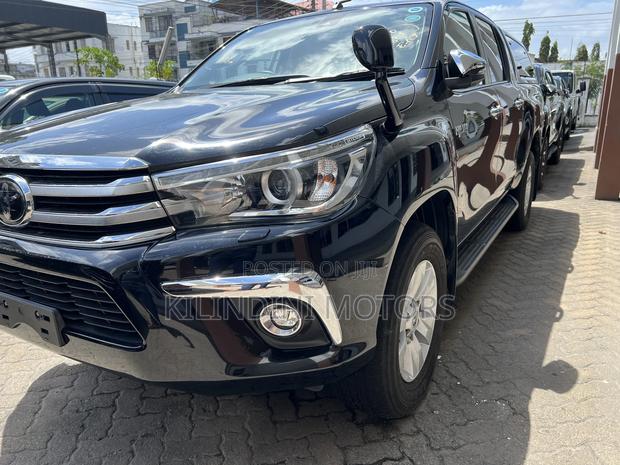Toyota Hilux 2018 Black