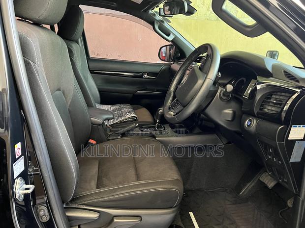 Toyota Hilux 2018 Black