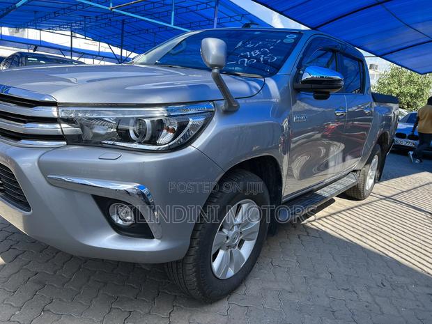 Toyota Hilux 2018 Silver