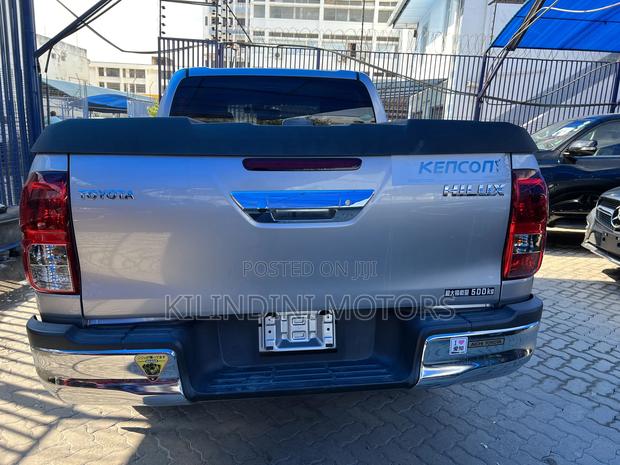 Toyota Hilux 2018 Silver