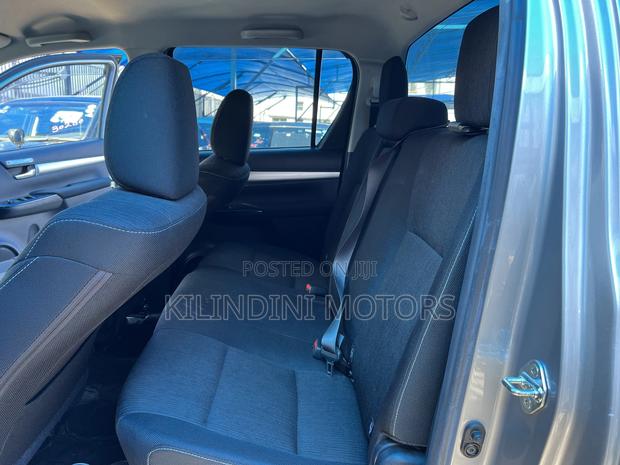Toyota Hilux 2018 Silver
