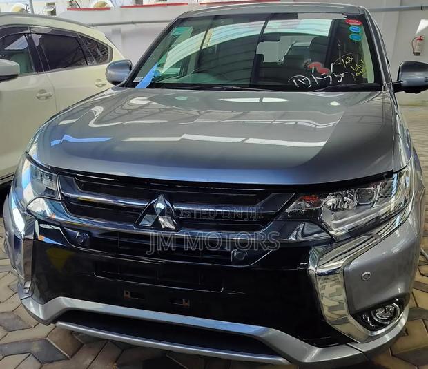 Mitsubishi Outlander 2017 Gray