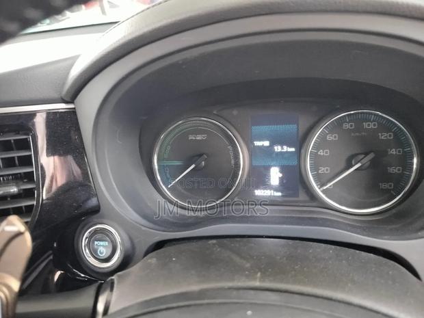 Mitsubishi Outlander 2017 Gray