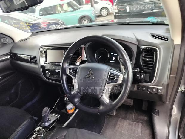Mitsubishi Outlander 2017 Gray