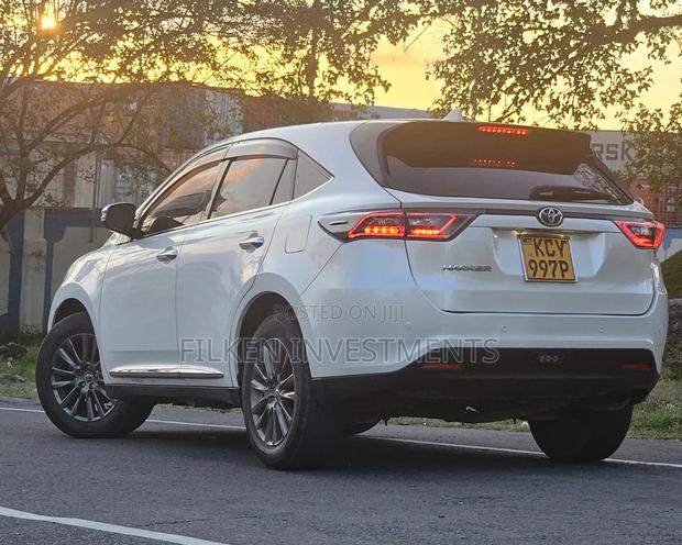 Toyota Harrier 2.0 2014 White
