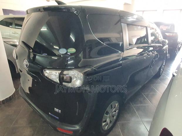 Toyota Sienta 2017 Black