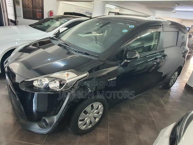 Toyota Sienta 2017 Black