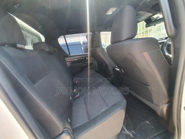 Toyota Hilux 2018 White