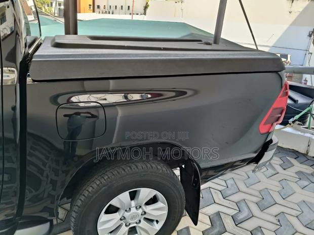 Toyota Hilux 2017 Black