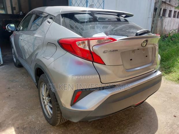 Toyota C-HR 2018 Gray