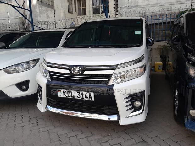 Toyota Voxy 2016 White