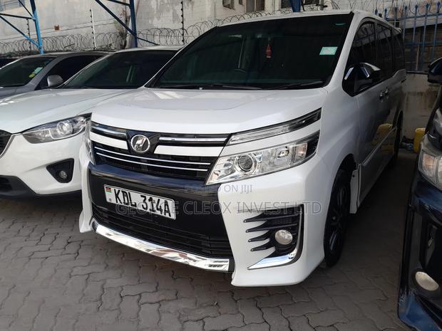 Toyota Voxy 2016 White