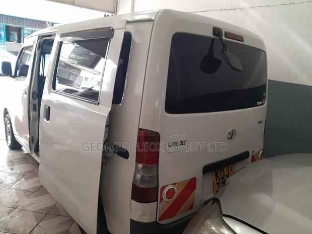 Toyota TownAce 2016 White