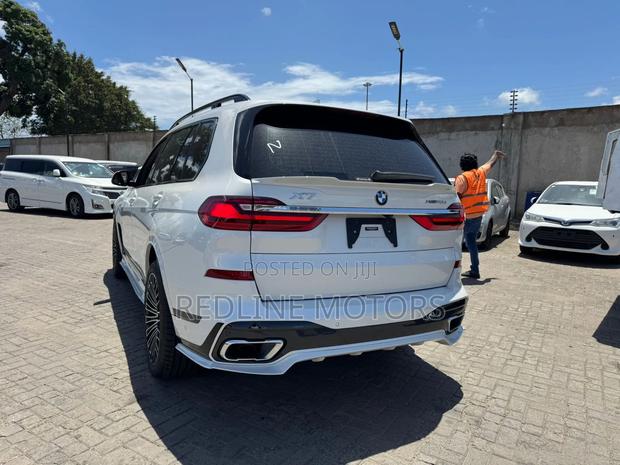 BMW X7 xDrive50i 2019 Off white