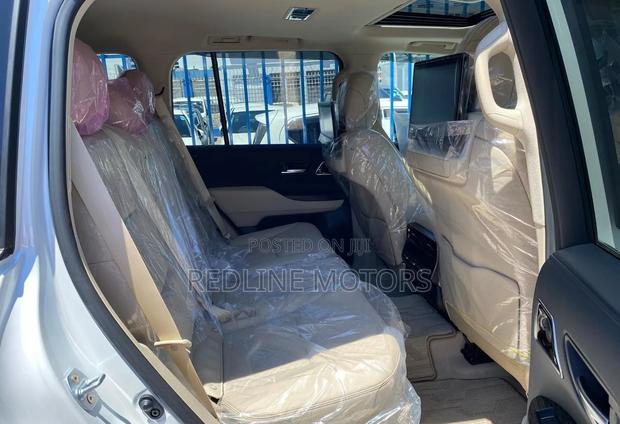 Toyota Land Cruiser Prado 2022 White