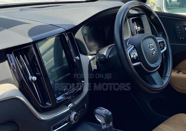 Volvo XC60 2017 Pearl