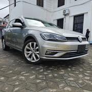 Volkswagen Golf 2017 Brown for sale