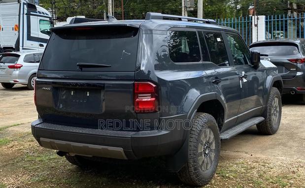 Toyota Land Cruiser Prado 2024 Gray