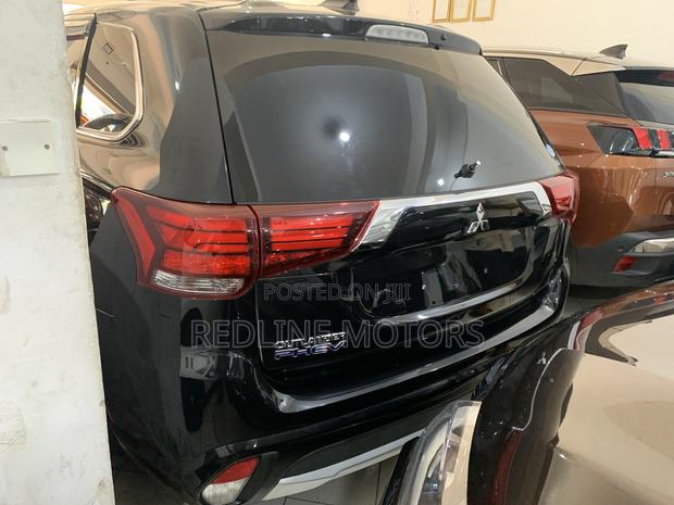 Mitsubishi Outlander 2.4 PHEV AWD 2017 Black