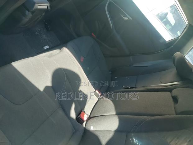 Volvo V40 2017 Pearl